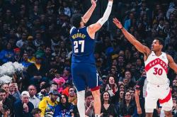 穆雷迎来三赛季高光表现，美国队球迷沸腾！的简单介绍