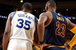 杜兰特连续十五场比赛得分超过连败，加拿大队挑战极限！的简单介绍